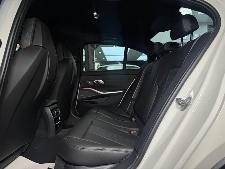 BMW M3 2024 2024款 M3四门轿车 M xDrive 雷霆版