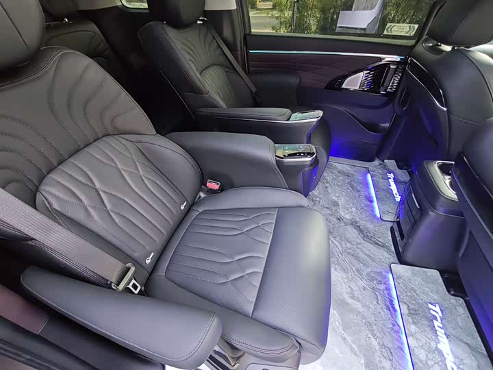 GAC Trumpchi M8 2024 2024款 大师系列 400T 至尊版