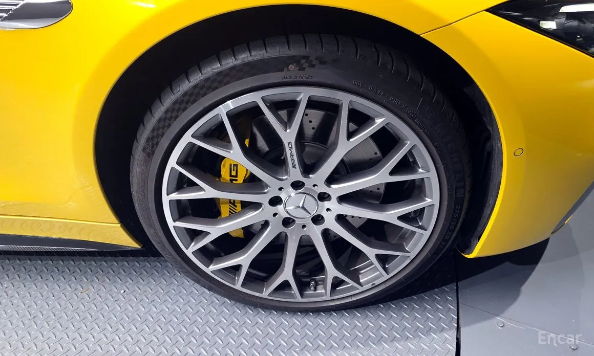 Mercedes-Benz SL-Class 2023 AMG SL63 4MATIC+ Performance