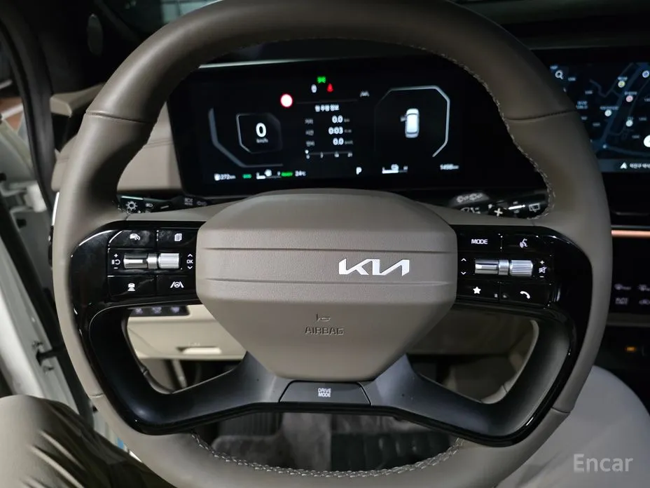 Kia Carnival 2023 HEV 9-Seater Hi-Limousine (Special vehicle)