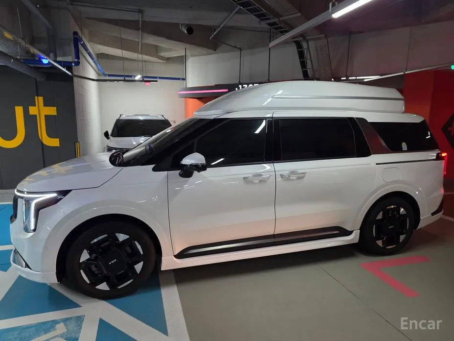 Kia Carnival 2023 HEV 9-Seater Hi-Limousine (Special vehicle)
