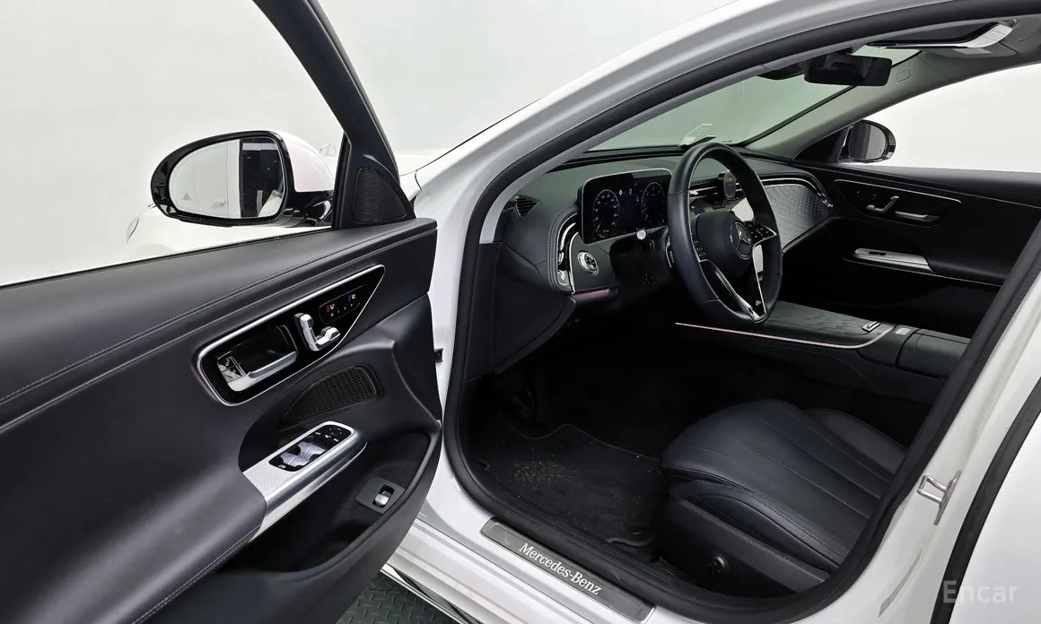 Mercedes-Benz E-Class 2024 E220d 4MATIC Exclusive