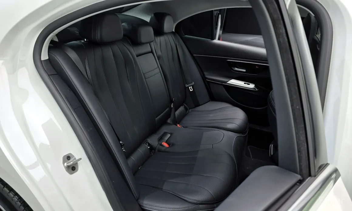 Mercedes-Benz E-Class 2024 E220d 4MATIC Exclusive