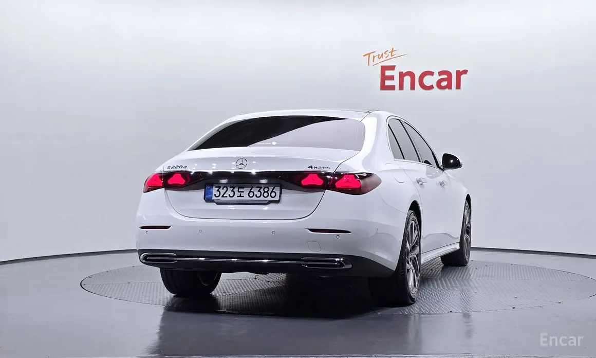 Mercedes-Benz E-Class 2024 E220d 4MATIC Exclusive