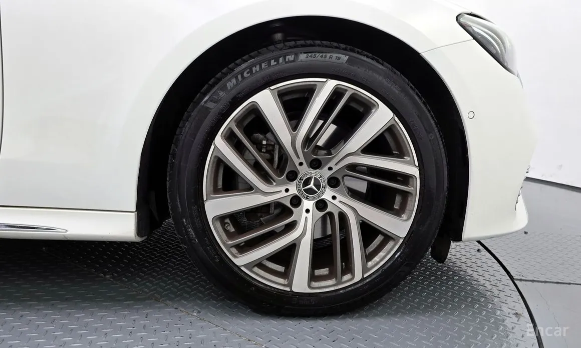 Mercedes-Benz E-Class 2024 E220d 4MATIC Exclusive
