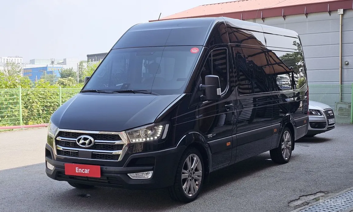 Hyundai Solati 2015 15-seater