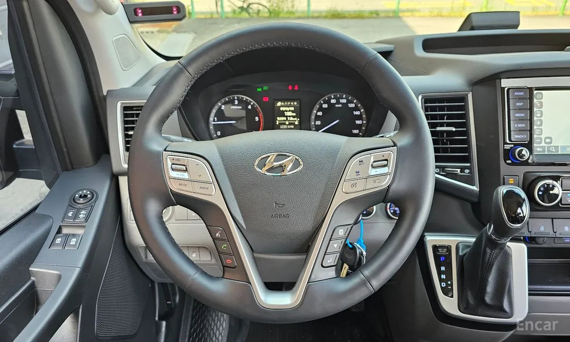 Hyundai Solati 2015 15-seater