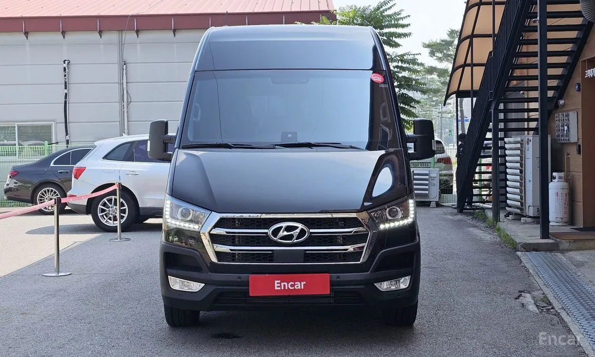 Hyundai Solati 2015 15-seater