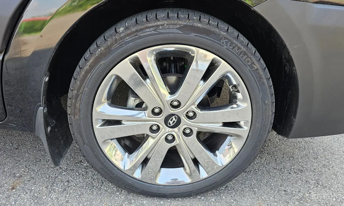 Hyundai Solati 2015 15-seater