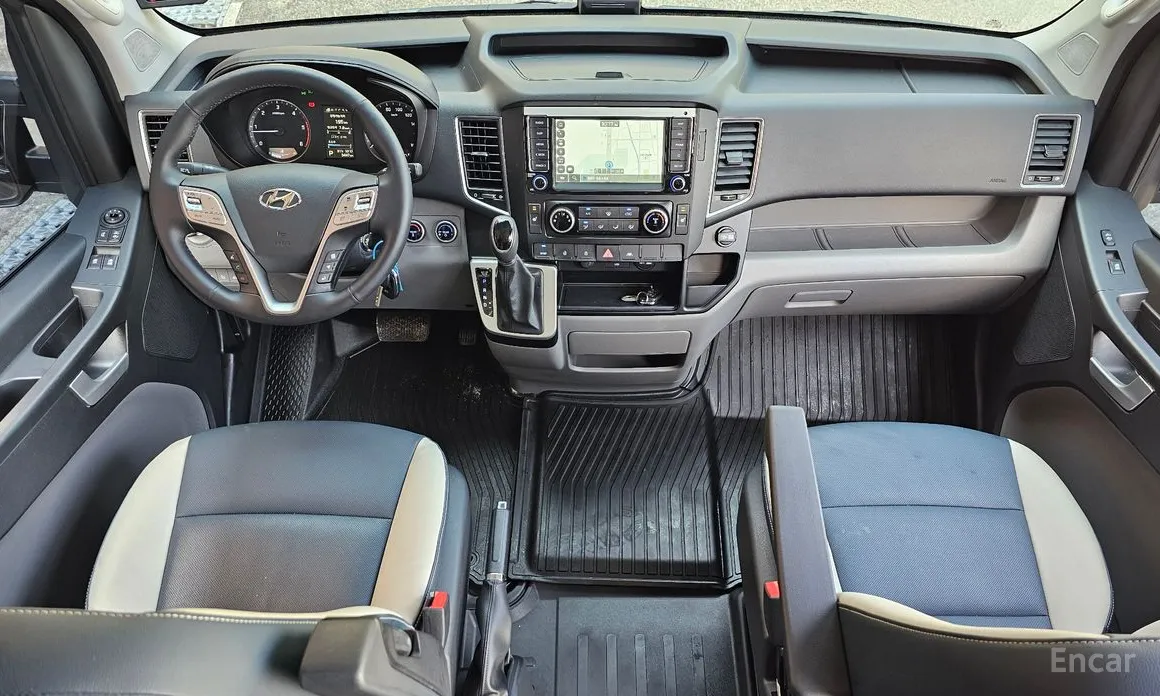 Hyundai Solati 2015 15-seater