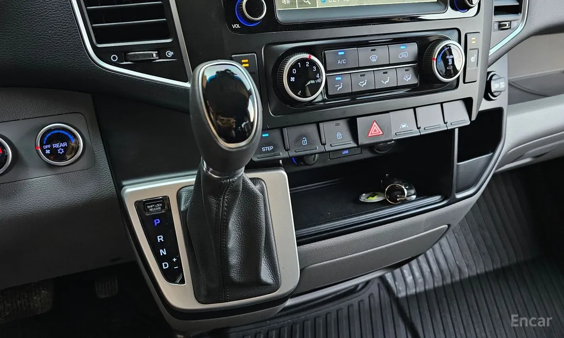 Hyundai Solati 2015 15-seater