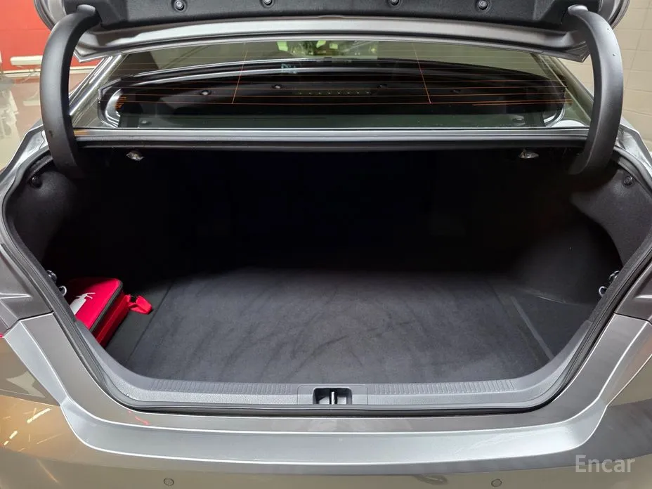 Toyota Camry 2024 2.5 XLE Hybrid