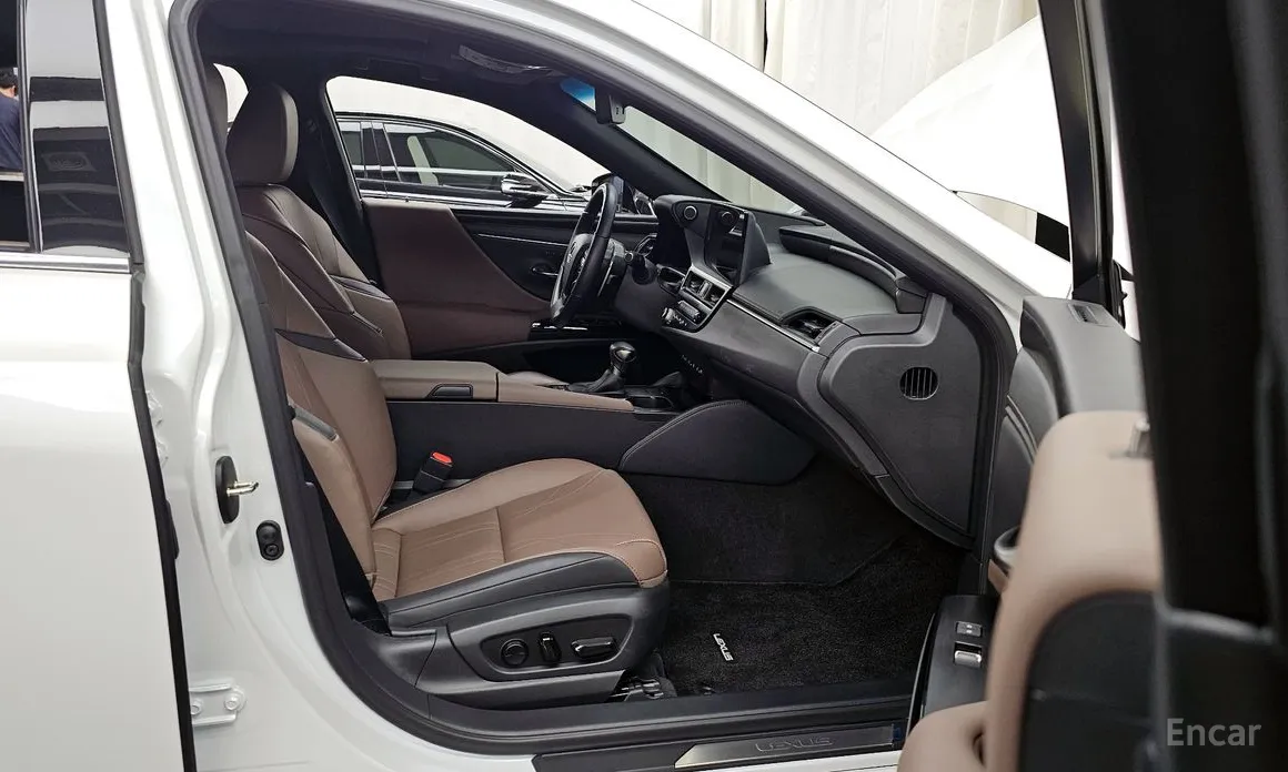 Lexus ES 2018 Luxury Plus