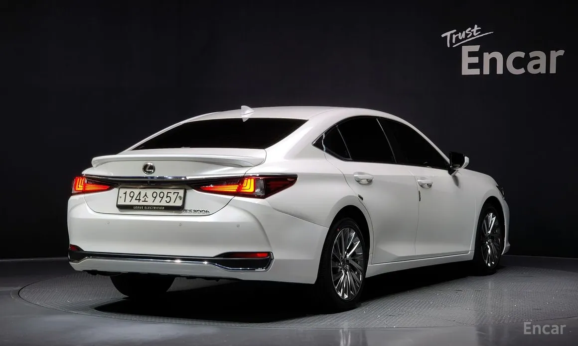 Lexus ES 2018 Luxury Plus