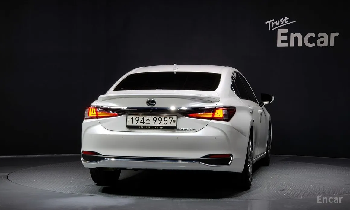 Lexus ES 2018 Luxury Plus