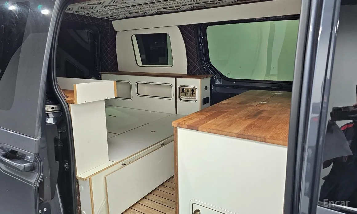 Hyundai Staria 2021 2WD Camping Car