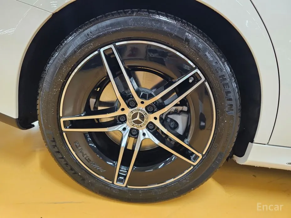 Mercedes-Benz E-Class 2024 E300 4MATIC AMG Line