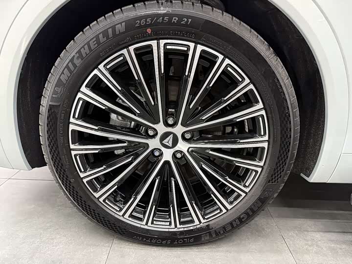 Changan Deepal S09 2025 2025款 四驱Ultra+ 高定版