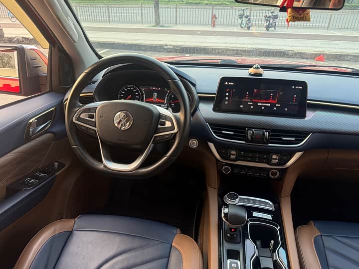 Foton Tunland G9 2022 2022款 2.0T野战大将军自动四驱运动版旗舰型标箱4F20TC