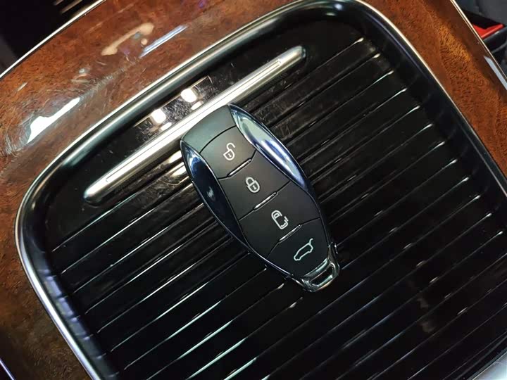 Hongqi HQ9 2023 2023款 2.0T 智联旗享版