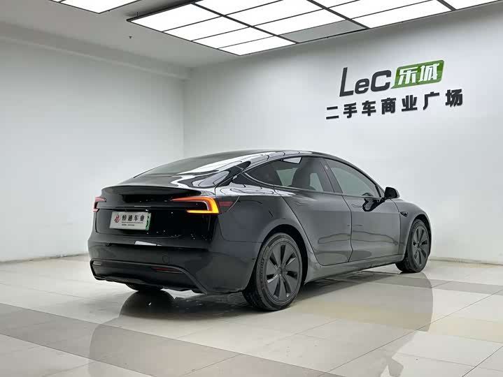 Tesla Model 3 2023 2023款 长续航全轮驱动版