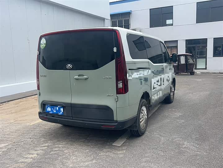 Maxus V70 2023 2023款 2.0T 精英版 手动短轴低顶 5/6座（125Ps）