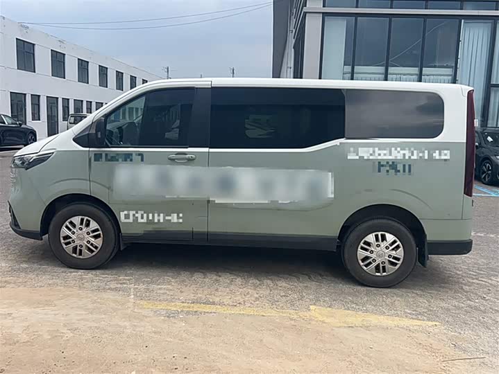 Maxus V70 2023 2023款 2.0T 精英版 手动短轴低顶 5/6座（125Ps）