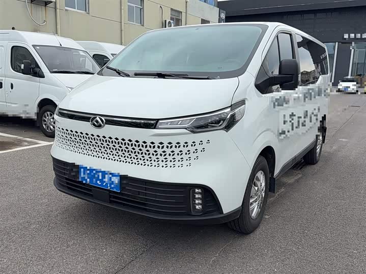 Maxus V70 2023 2023款 2.0T 精英版 自动短轴低顶 5/6座