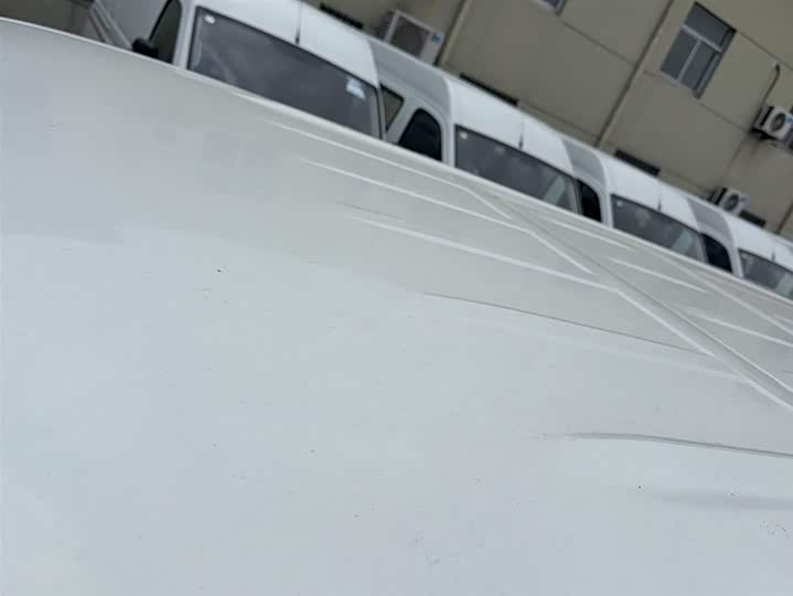 Maxus V70 2023 2023款 2.0T 精英版 自动短轴低顶 5/6座