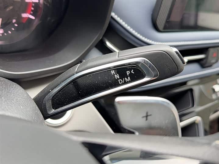 Maxus V70 2023 2023款 2.0T 精英版 自动短轴低顶 5/6座