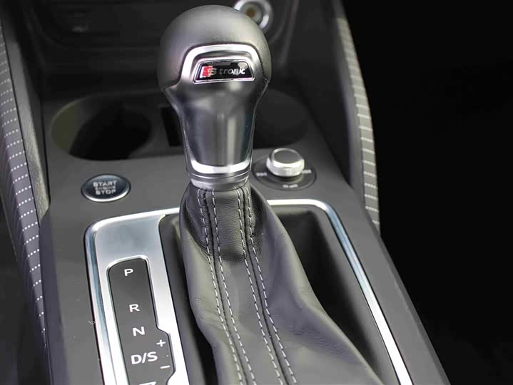 Audi Q2L 2024 2024款 35TFSI 时尚致雅型