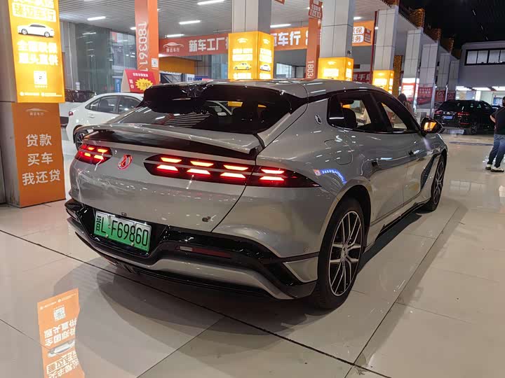 Denza Z9GT 2024 2024款 1100四驱Pro版