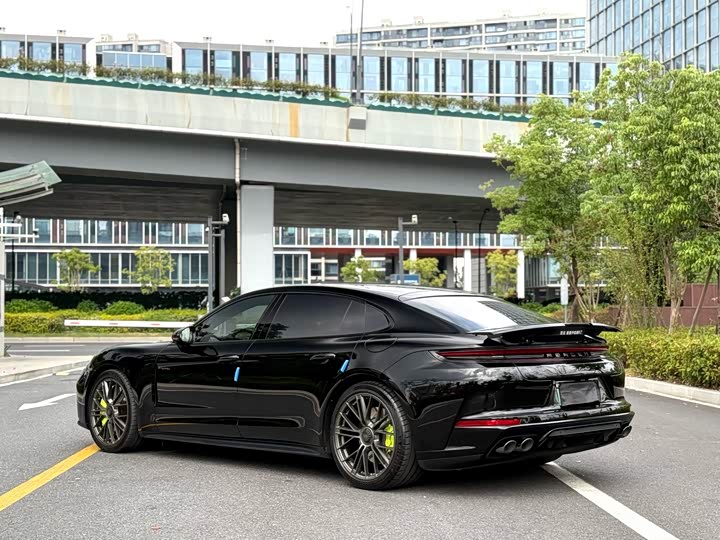 2024 Porsche Panamera Hybrid