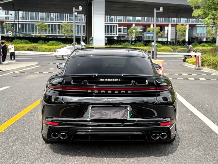 2024 Porsche Panamera Hybrid