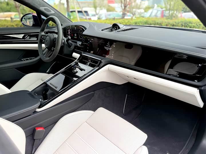 Porsche Panamera Hybrid 2024 2024款 Panamera Turbo E-Hybrid 行政加长版 4.0T