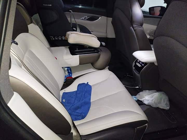 IM motors LS7 2023 2023款 100kWh Lux四驱版