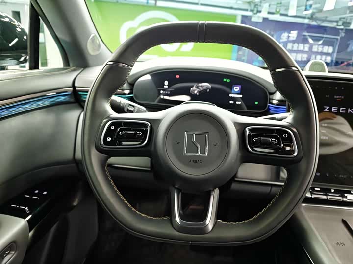 Zeekr 7X 2025 2025款 100kWh 长续航后驱智驾版