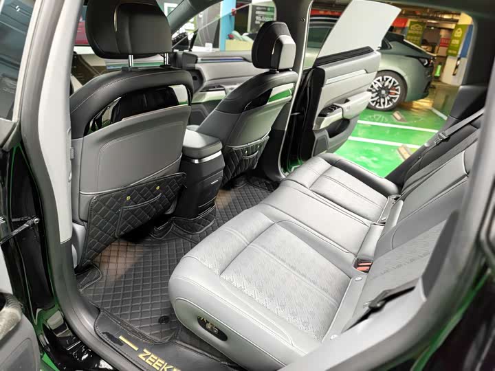 Zeekr 7X 2025 2025款 100kWh 长续航后驱智驾版