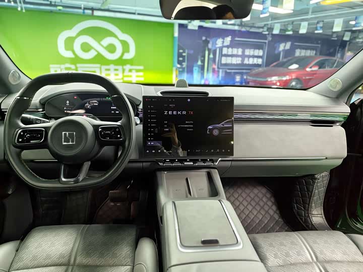 Zeekr 7X 2025 2025款 100kWh 长续航后驱智驾版