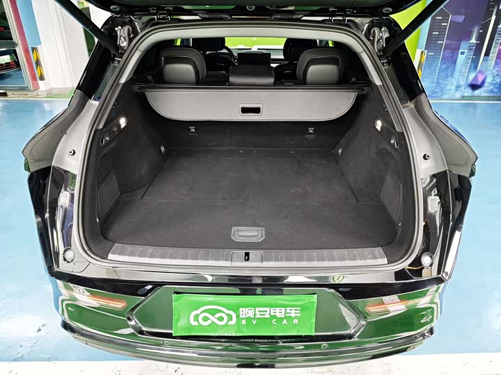 Zeekr 7X 2025 2025款 100kWh 长续航后驱智驾版