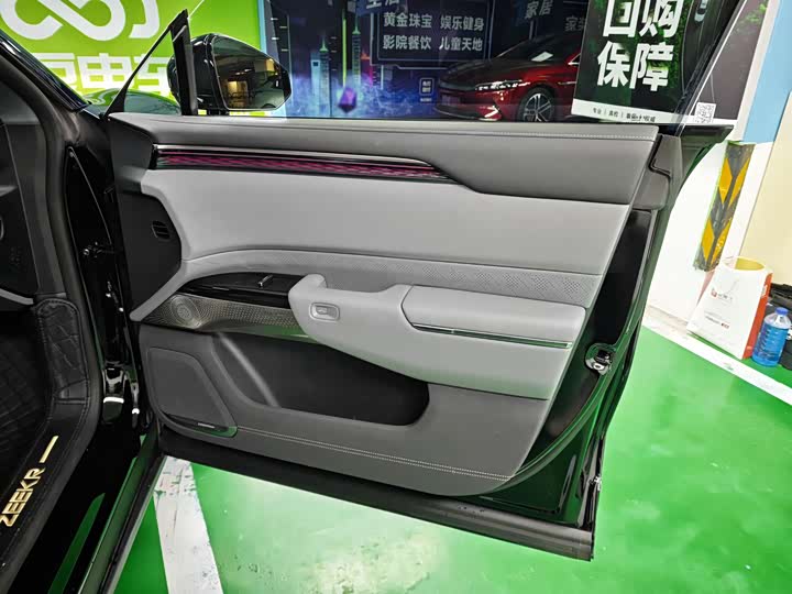 Zeekr 7X 2025 2025款 100kWh 长续航后驱智驾版