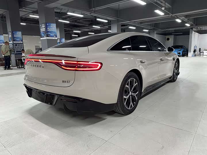 Luxeed S7 2025 2025款 705km Pro