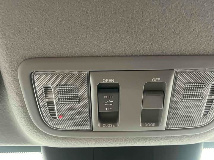 Honda Life 2021 2021款 1.5L CVT SPO-SS灵动版