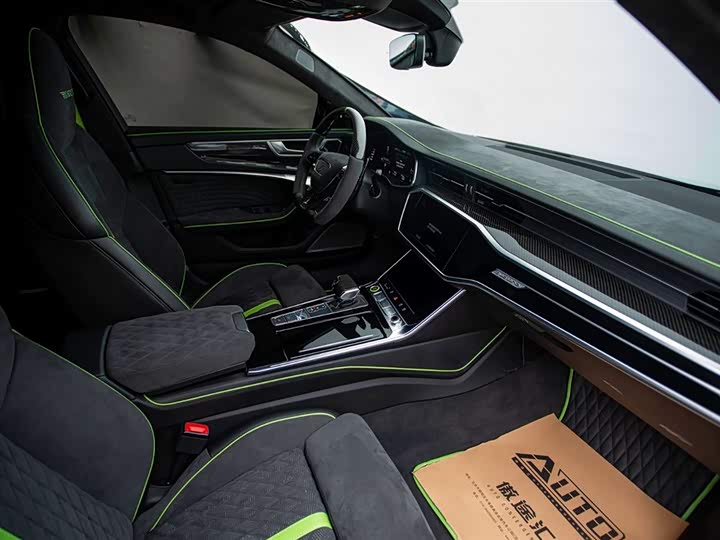 Audi RS 6 2021 2021款 RS 6 4.0T Avant 尊享版