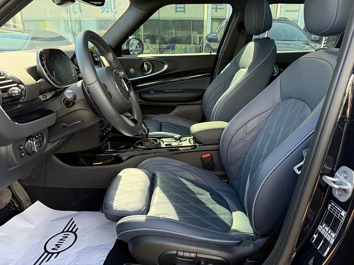 Mini Clubman 2023 2023款 改款 2.0T COOPER S 鉴赏家