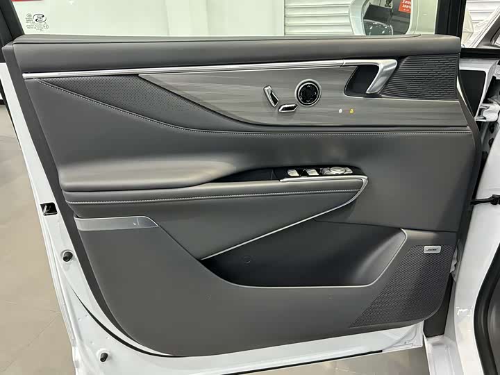 Buick GL8 ES 2025 2025款 陆尊 尊享版