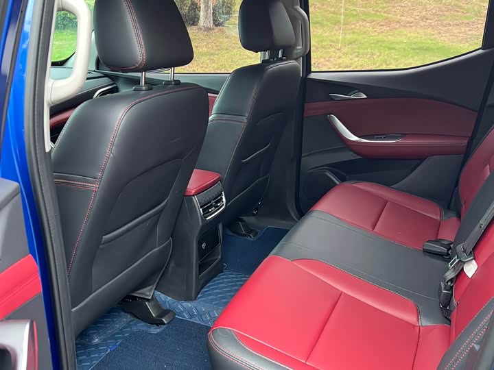 Maxus T90 2021 2021款 2.0T单增压 自动两驱高底盘舒享型长箱