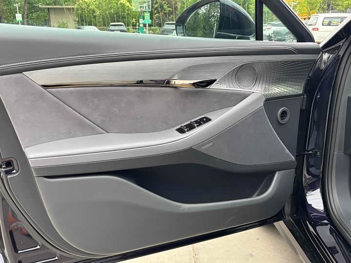 Voyah Passion 2024 2024款 PHEV 四驱超长续航旗舰版