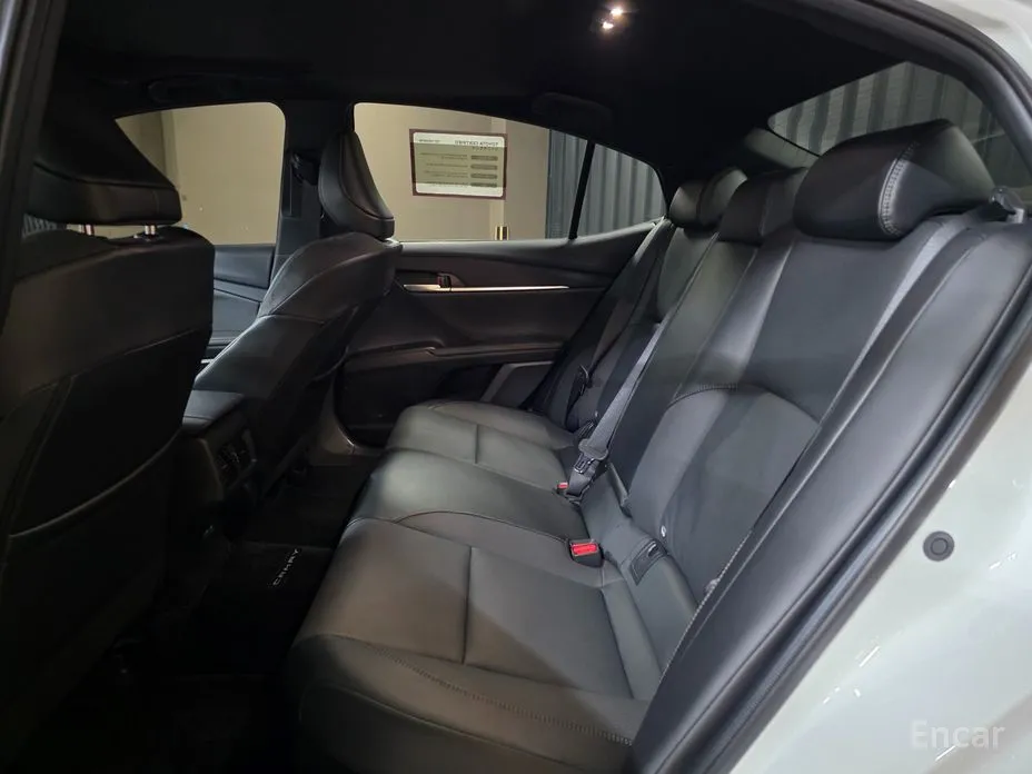 Toyota Camry 2024 2.5 XLE Hybrid