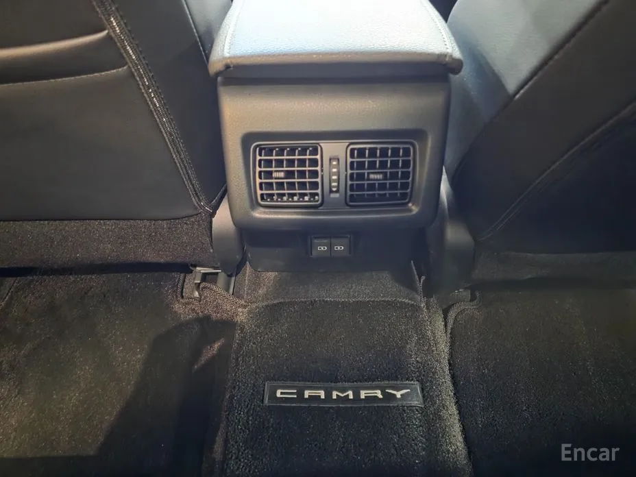 Toyota Camry 2024 2.5 XLE Hybrid